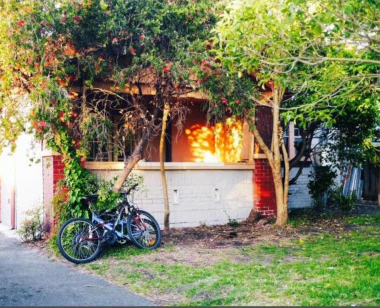 St Kilda East Backpackers' Hostel Melbourne Exterior photo