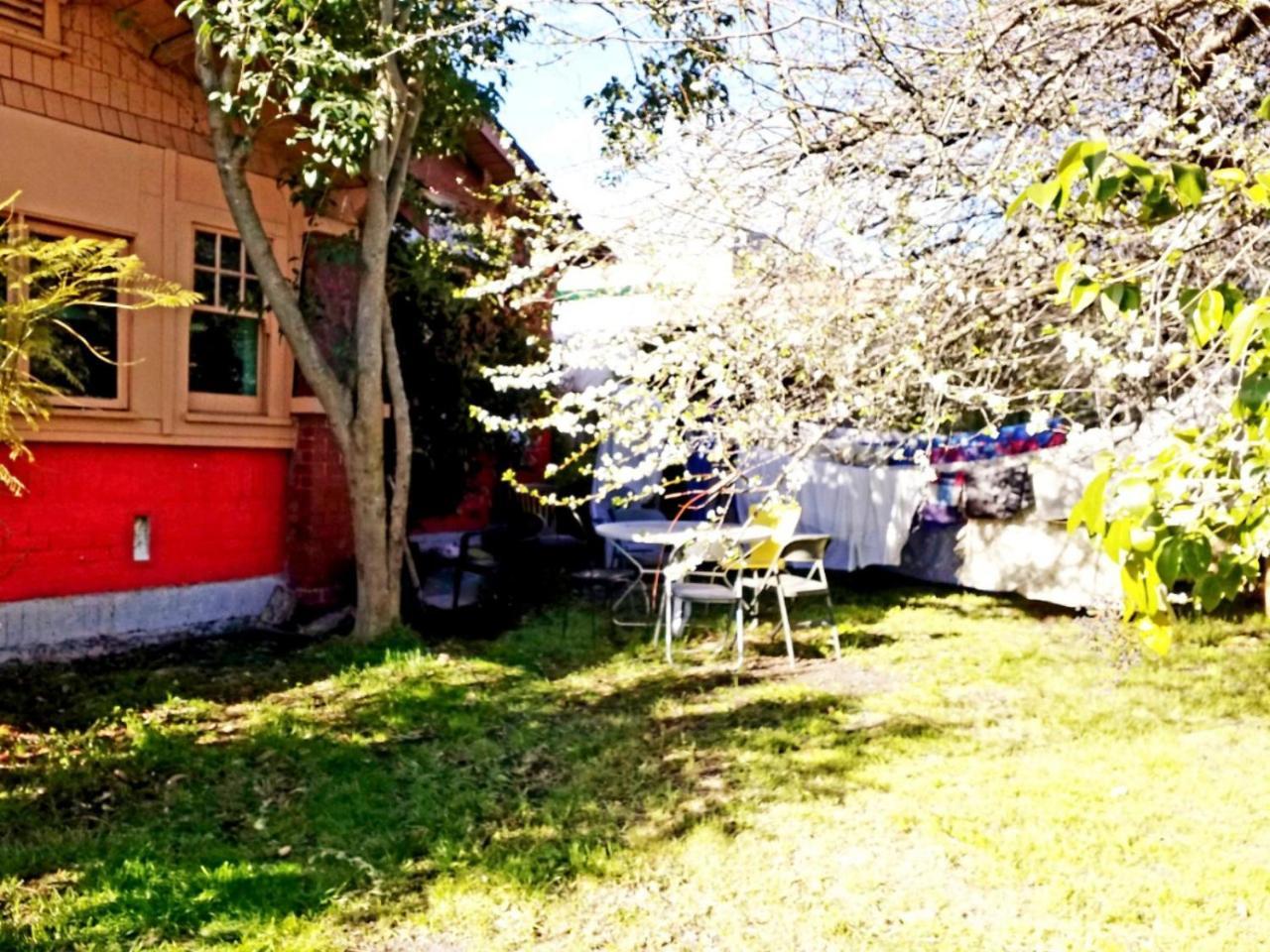 St Kilda East Backpackers' Hostel Melbourne Exterior photo